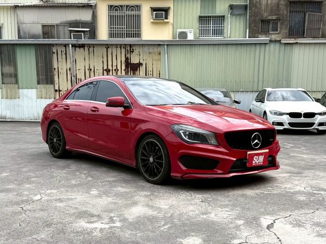 原鈑件 有全景天窗 雙前座跑車座椅 倒車顯影 雙前座電動記憶座椅  第2張相片