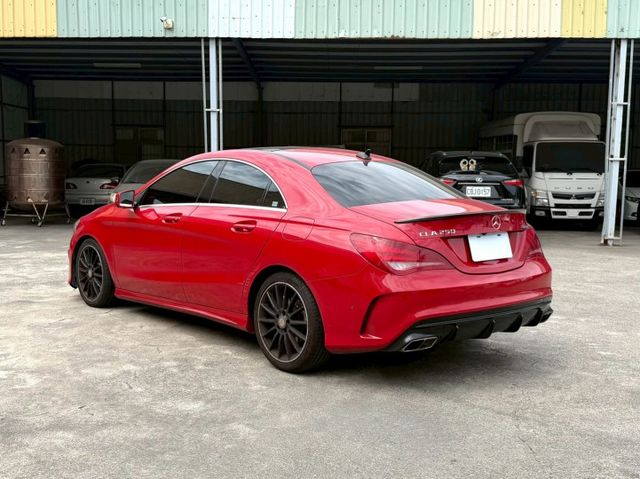 原鈑件 有全景天窗 雙前座跑車座椅 倒車顯影 雙前座電動記憶座椅  第3張相片