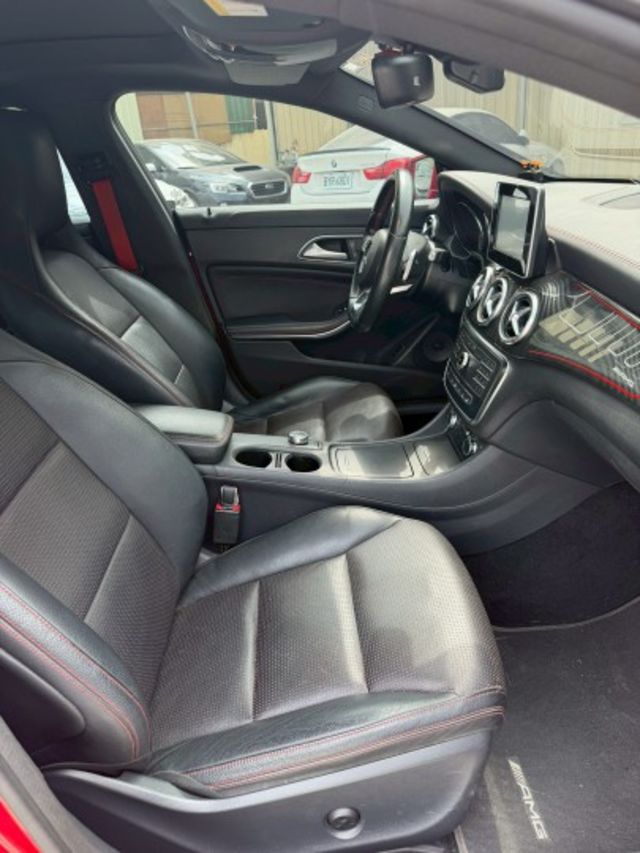 原鈑件 有全景天窗 雙前座跑車座椅 倒車顯影 雙前座電動記憶座椅  第9張相片