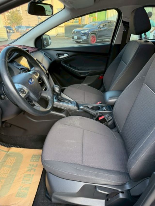 里程僅跑7萬多公里 原鈑件 一手車 內外漂亮  第7張相片