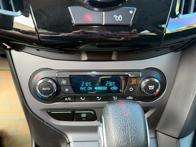 里程僅跑7萬多公里 原鈑件 一手車 內外漂亮  第18張相片