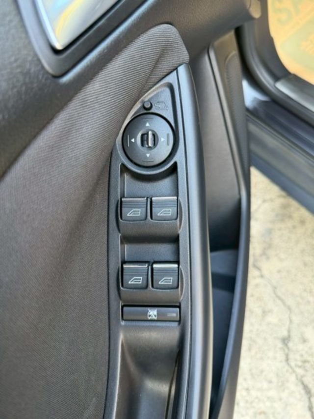 里程僅跑7萬多公里 原鈑件 一手車 內外漂亮  第20張相片