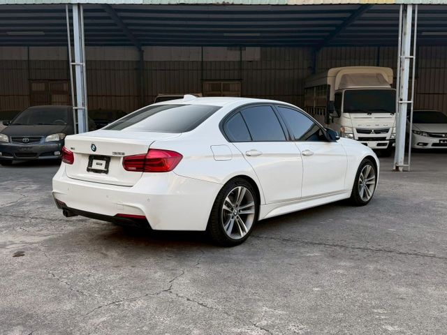 有天窗 倒車顯影 衛星導航 定速 雙前電動座椅  第3張相片