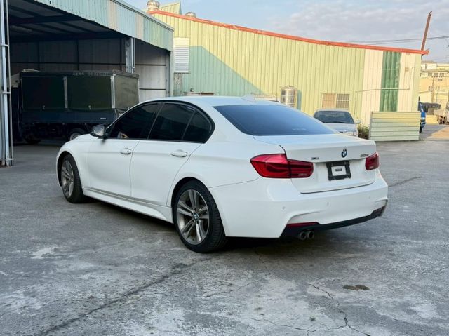 有天窗 倒車顯影 衛星導航 定速 雙前電動座椅  第4張相片