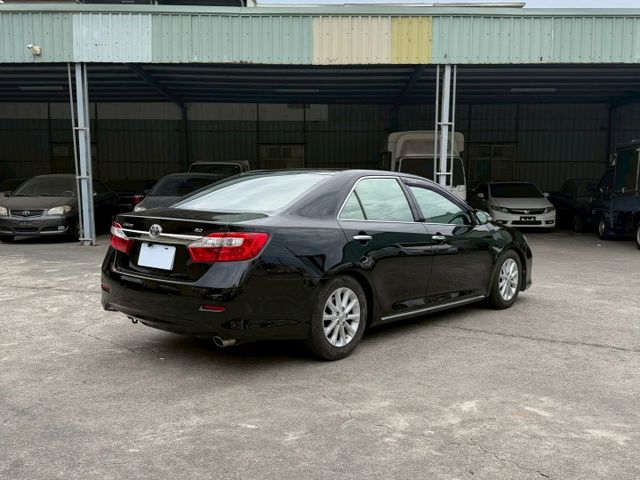 有倒車顯影  雙區恆溫控制 HID頭燈 數位電視 衛星導航  第4張相片