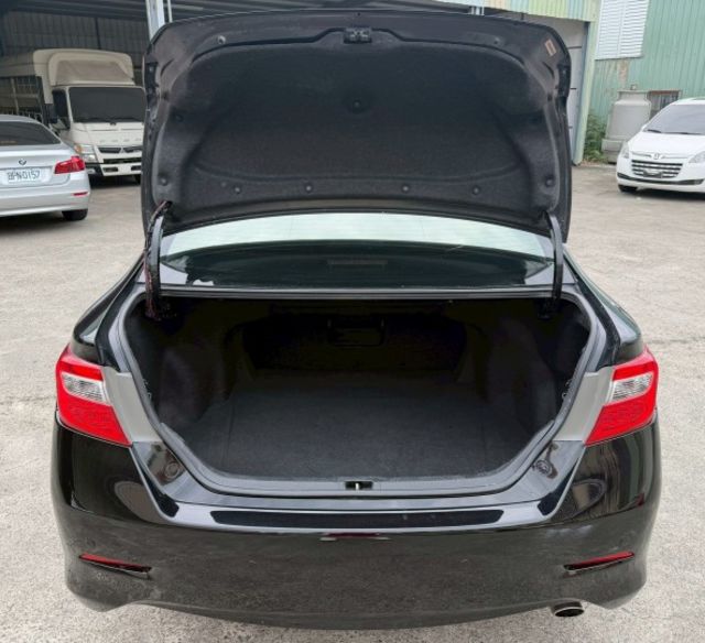 有倒車顯影  雙區恆溫控制 HID頭燈 數位電視 衛星導航  第5張相片