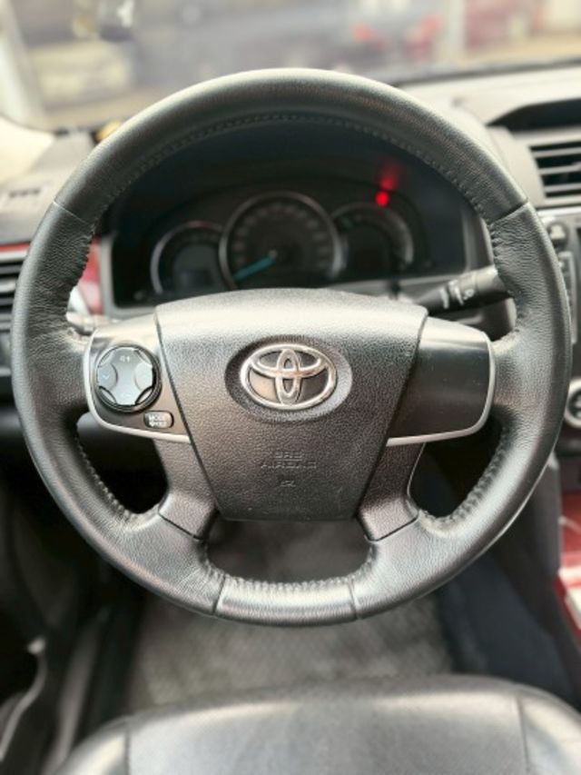 有倒車顯影  雙區恆溫控制 HID頭燈 數位電視 衛星導航  第12張相片