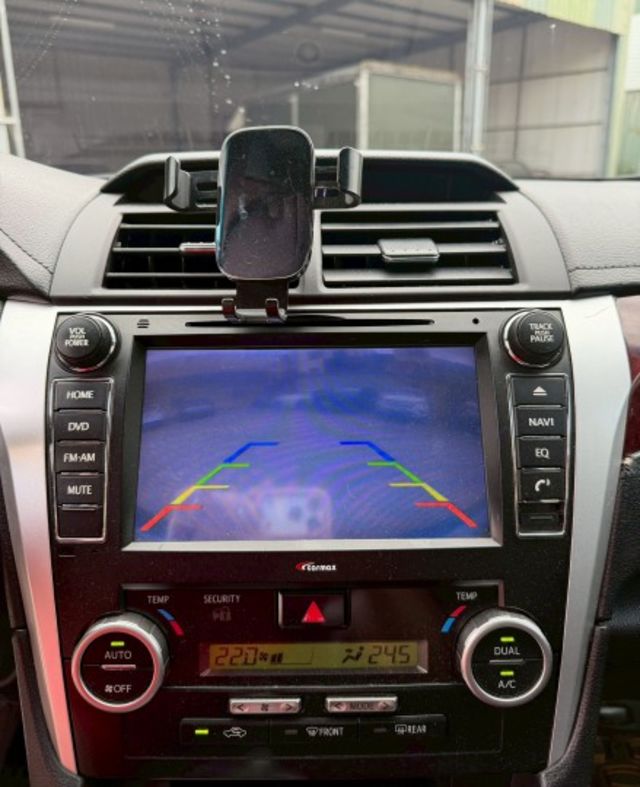 有倒車顯影  雙區恆溫控制 HID頭燈 數位電視 衛星導航  第16張相片