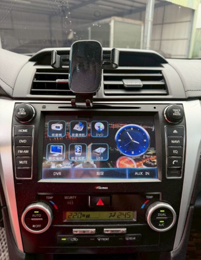 有倒車顯影  雙區恆溫控制 HID頭燈 數位電視 衛星導航  第18張相片