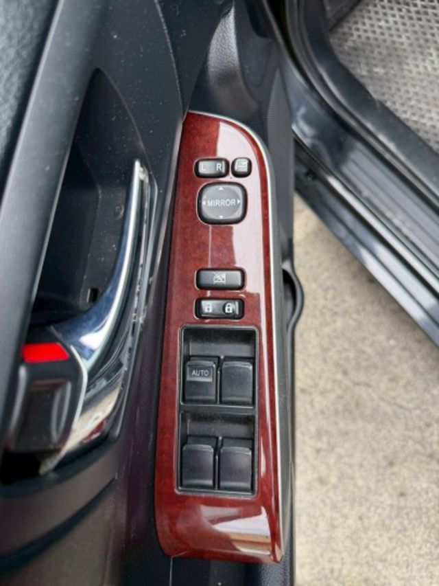 有倒車顯影  雙區恆溫控制 HID頭燈 數位電視 衛星導航  第20張相片