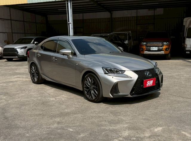 頂級NAVI版 有ACC跟車.天窗.免鑰匙啟動解鎖.換檔撥片  第2張相片