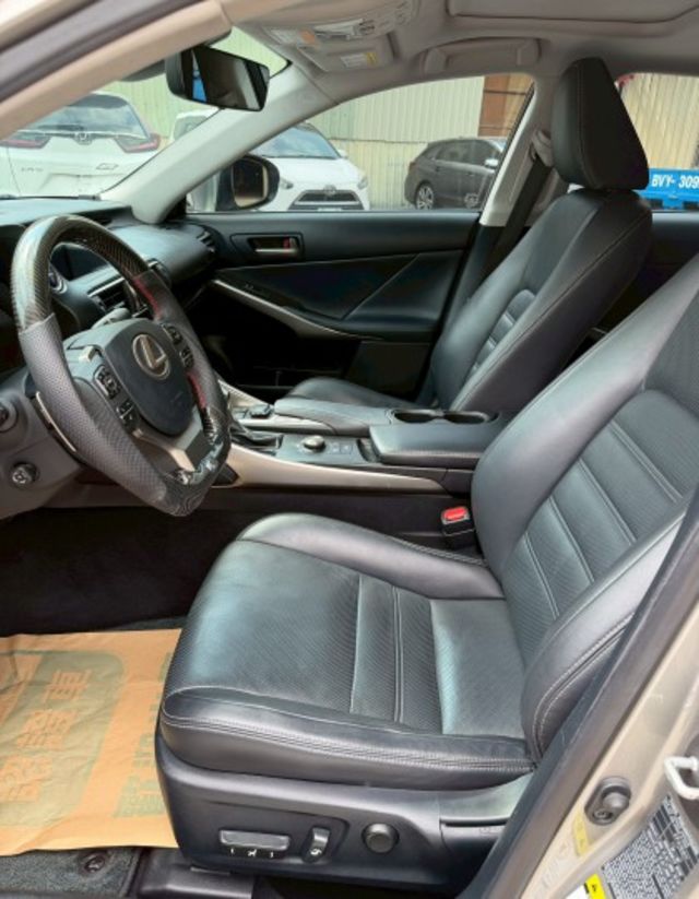 頂級NAVI版 有ACC跟車.天窗.免鑰匙啟動解鎖.換檔撥片  第9張相片