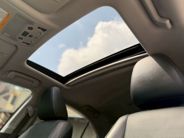 頂級NAVI版 有ACC跟車.天窗.免鑰匙啟動解鎖.換檔撥片  第13張相片