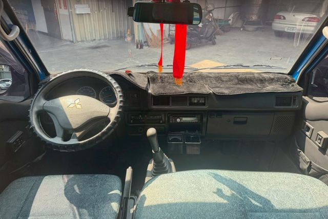 里程僅跑6萬多公里 有倒車顯影 倒車雷達 車況一級棒  第6張相片