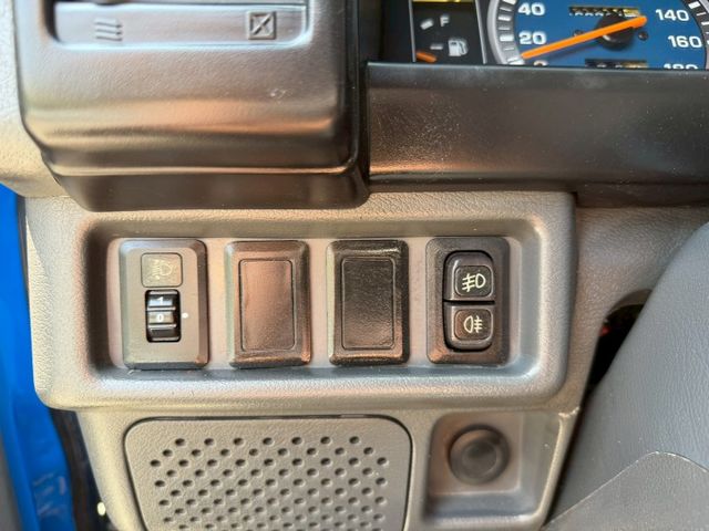 里程僅跑6萬多公里 有倒車顯影 倒車雷達 車況一級棒  第10張相片