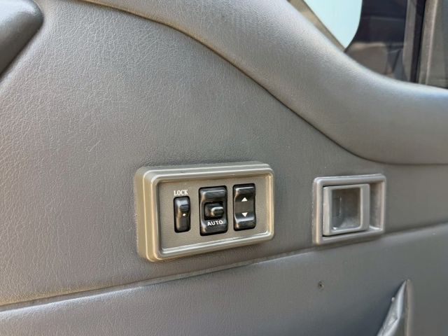 里程僅跑6萬多公里 有倒車顯影 倒車雷達 車況一級棒  第13張相片