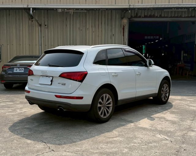 即刻入手只要19.8萬 有全景天窗 電動尾門 CarPlay 倒車顯影  第3張相片