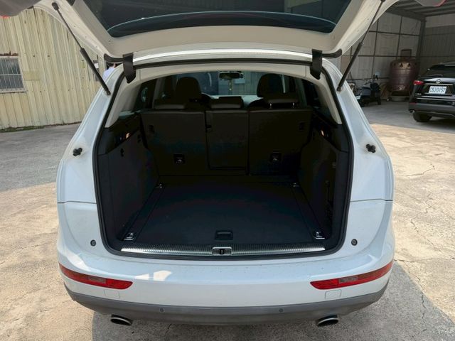 即刻入手只要19.8萬 有全景天窗 電動尾門 CarPlay 倒車顯影  第5張相片