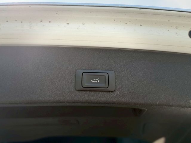 即刻入手只要19.8萬 有全景天窗 電動尾門 CarPlay 倒車顯影  第6張相片