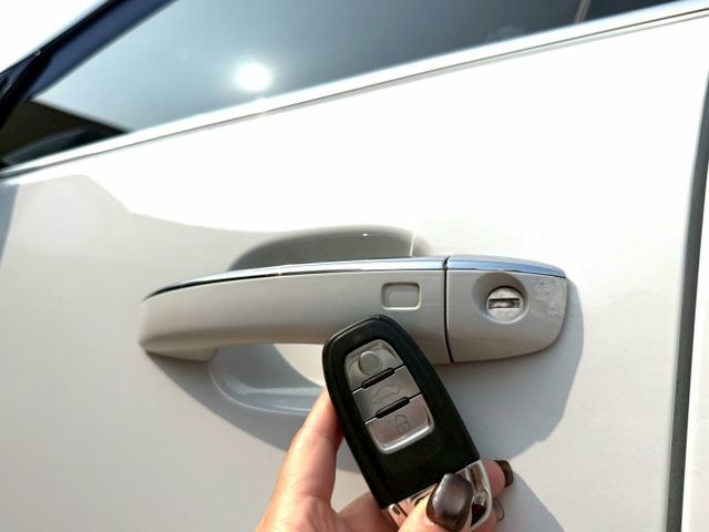 即刻入手只要19.8萬 有全景天窗 電動尾門 CarPlay 倒車顯影  第7張相片