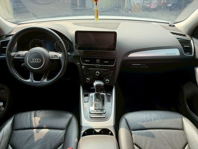 即刻入手只要19.8萬 有全景天窗 電動尾門 CarPlay 倒車顯影  第8張相片