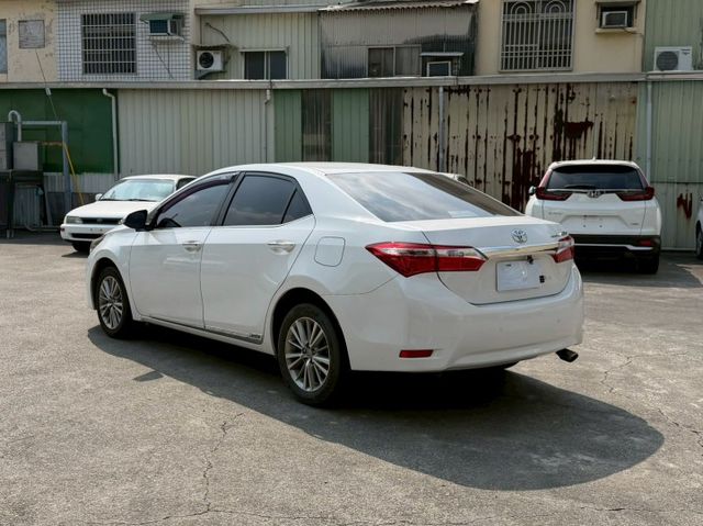 尊爵版 有天窗 倒車顯影 一鍵啟動 摸門解鎖 駕駛座電動座椅  第3張相片