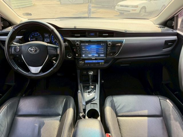 尊爵版 有天窗 倒車顯影 一鍵啟動 摸門解鎖 駕駛座電動座椅  第7張相片