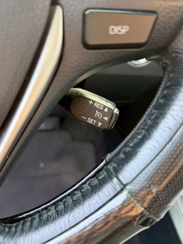 尊爵版 有天窗 倒車顯影 一鍵啟動 摸門解鎖 駕駛座電動座椅  第15張相片