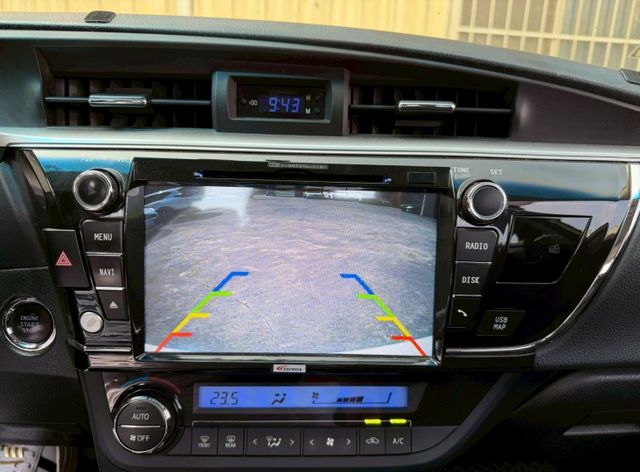 尊爵版 有天窗 倒車顯影 一鍵啟動 摸門解鎖 駕駛座電動座椅  第17張相片