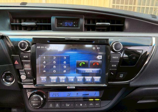 尊爵版 有天窗 倒車顯影 一鍵啟動 摸門解鎖 駕駛座電動座椅  第19張相片