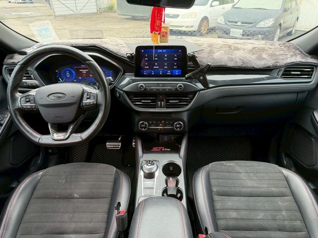 一手車 EcoBoost 250 AWD ST-Line 配備滿滿滿 有跟車 全景天窗  第9張相片