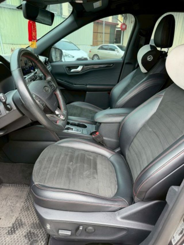 一手車 EcoBoost 250 AWD ST-Line 配備滿滿滿 有跟車 全景天窗  第10張相片