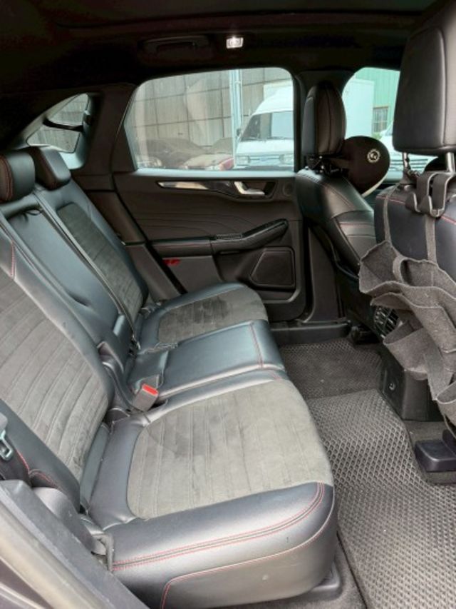 一手車 EcoBoost 250 AWD ST-Line 配備滿滿滿 有跟車 全景天窗  第11張相片