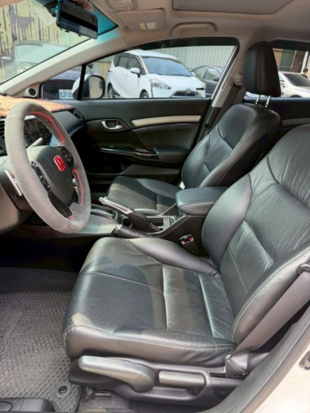 買車送改裝品 VTi-S頂規版本 有天窗 定速 恆溫 安卓機  第9張相片