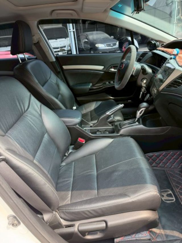 買車送改裝品 VTi-S頂規版本 有天窗 定速 恆溫 安卓機  第10張相片