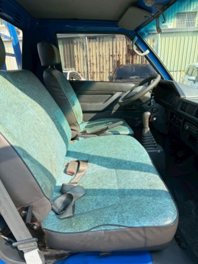 里程僅跑6萬多公里 有電動升降尾門  第10張相片