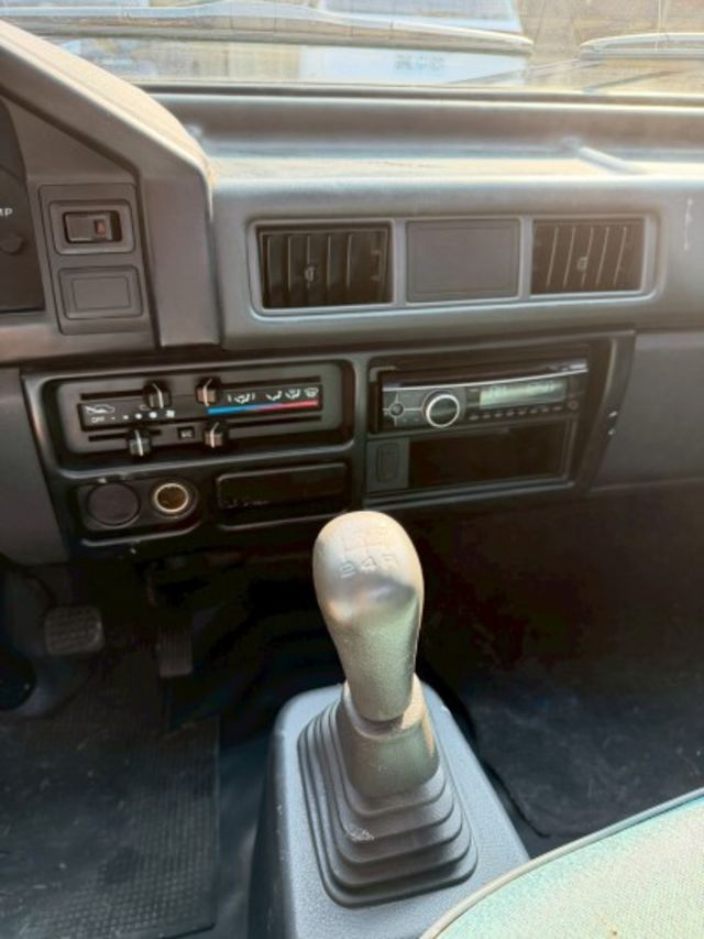 里程僅跑6萬多公里 有電動升降尾門  第11張相片