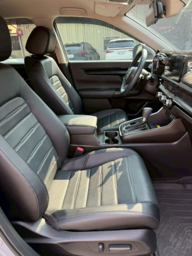 S版 一手車 原鈑件 原廠保養 有ACC跟車  360度環景  第11張相片