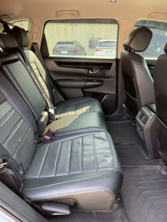 S版 一手車 原鈑件 原廠保養 有ACC跟車  360度環景  第12張相片