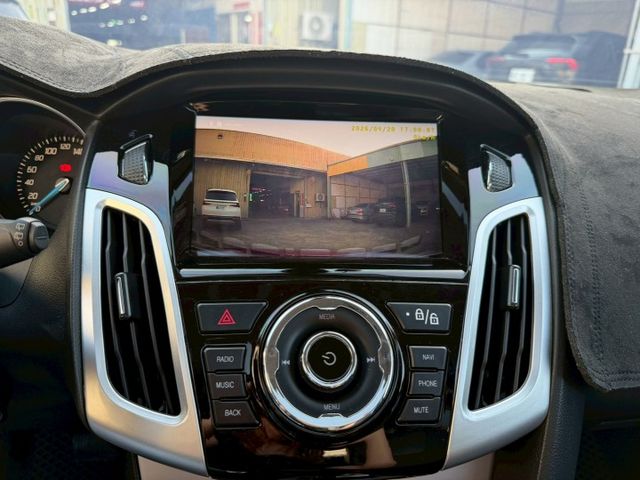 S運動版 有定速 天窗 安卓機 倒車顯影 CarPlay  第16張相片
