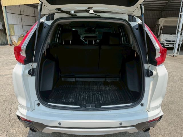 一手車 原廠保養 VTi-s 有ACC跟車 盲點 倒車顯影 衛星導航  第5張相片