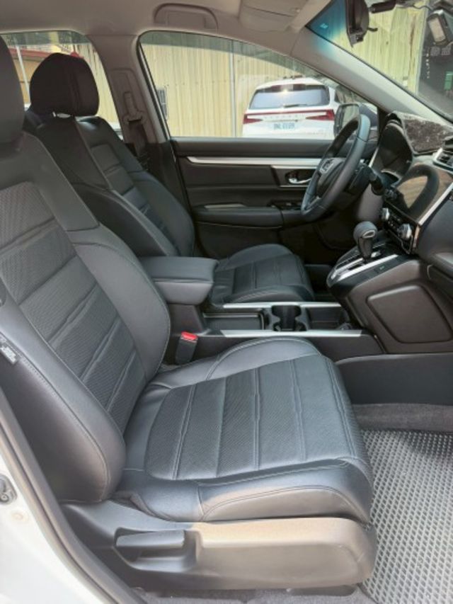 一手車 原廠保養 VTi-s 有ACC跟車 盲點 倒車顯影 衛星導航  第8張相片