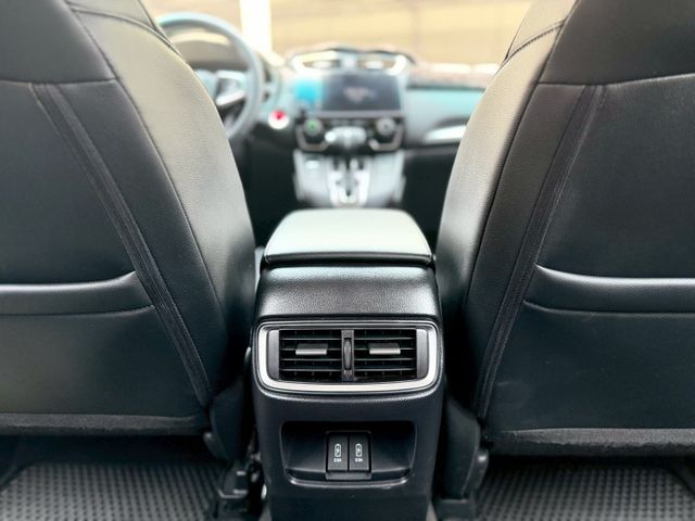 一手車 原廠保養 VTi-s 有ACC跟車 盲點 倒車顯影 衛星導航  第10張相片