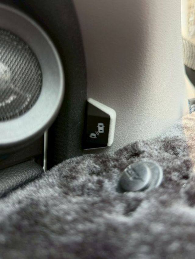 一手車 原廠保養 VTi-s 有ACC跟車 盲點 倒車顯影 衛星導航  第15張相片