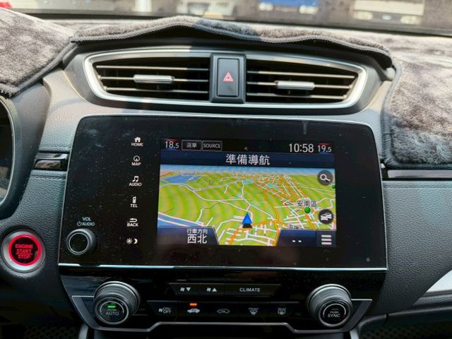 一手車 原廠保養 VTi-s 有ACC跟車 盲點 倒車顯影 衛星導航  第17張相片
