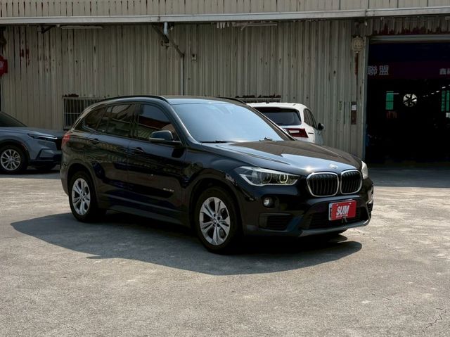 sDrive 18d  有倒車顯影 換檔撥片 免鑰匙系統  第2張相片