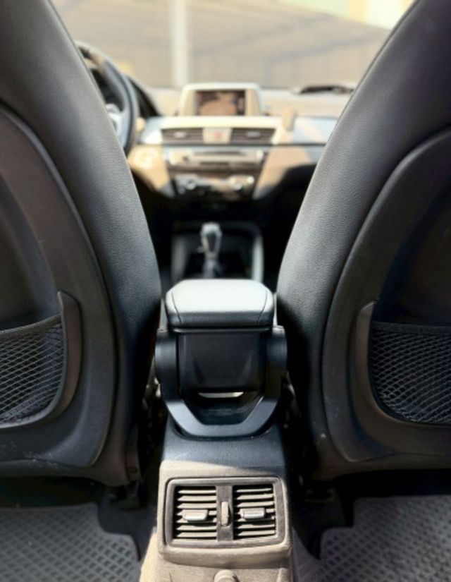 sDrive 18d  有倒車顯影 換檔撥片 免鑰匙系統  第14張相片