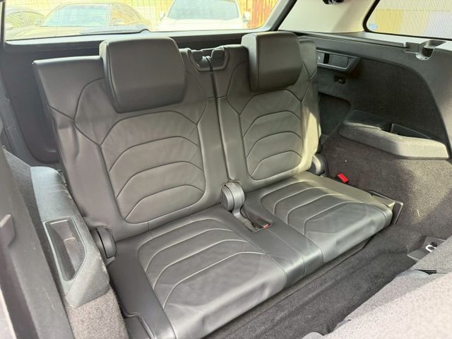 4X4 四驅  七人座歐系全能家庭休旅 有全景天窗  第9張相片