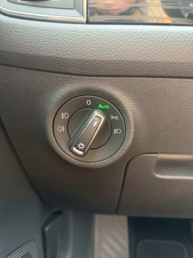 4X4 四驅  七人座歐系全能家庭休旅 有全景天窗  第19張相片