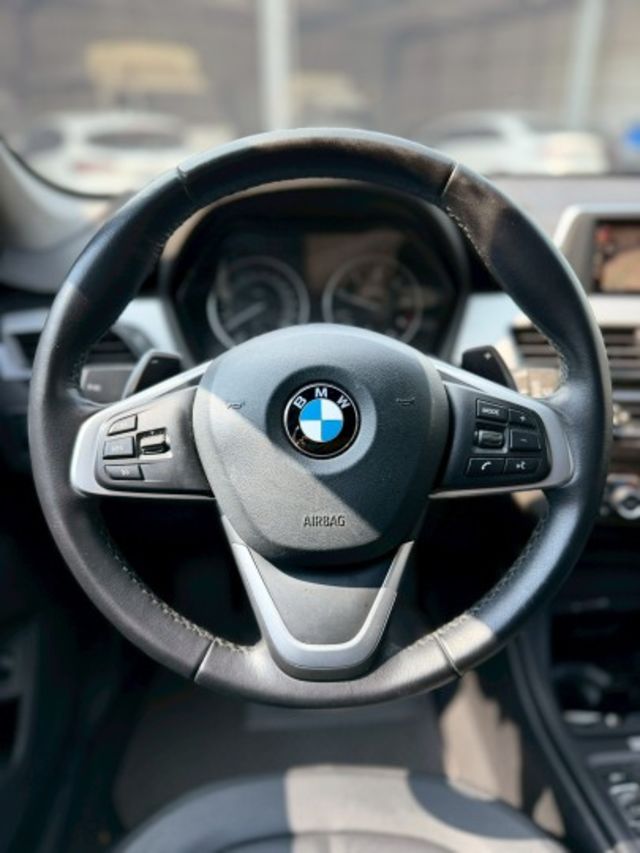 sDrive 18d  有倒車顯影 換檔撥片 免鑰匙系統  第15張相片